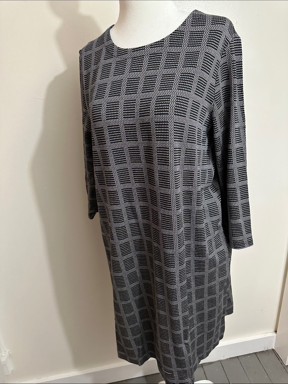 J. Jill Black and Gray Geometric Midi Dress